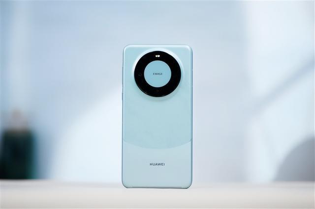 Im体育网站：2024双十一手机销量排行榜前十名：华为、苹果双雄争霸！(图2)