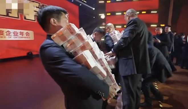 这个河南民企老板一言不合就发福利为什么没有破产？(图4)