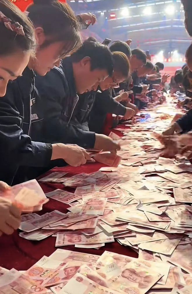 这个河南民企老板一言不合就发福利为什么没有破产？(图5)