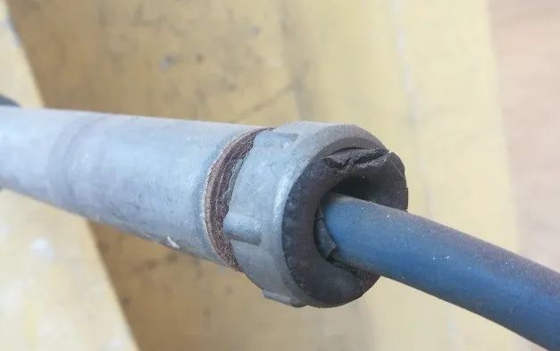 被误导的挠性管(图2)