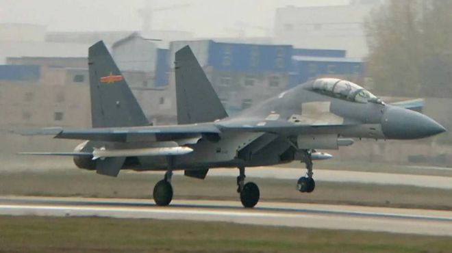 敌人倒吸冷气！歼-20“野兽模式”刷爆全网挂满14枚空空导弹！网友：不要隐身了？(图16)