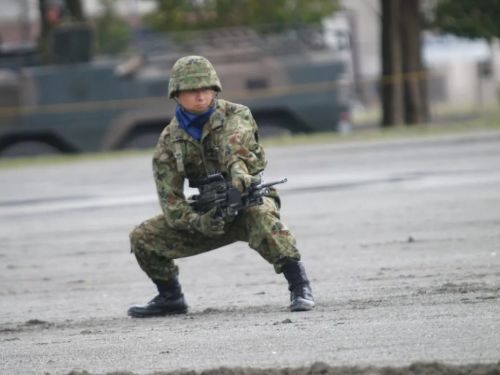 Im（中国体育）：最离奇的死法？日本自卫队员被机枪砸中胸口当场死亡！丨轻武专栏(图8)