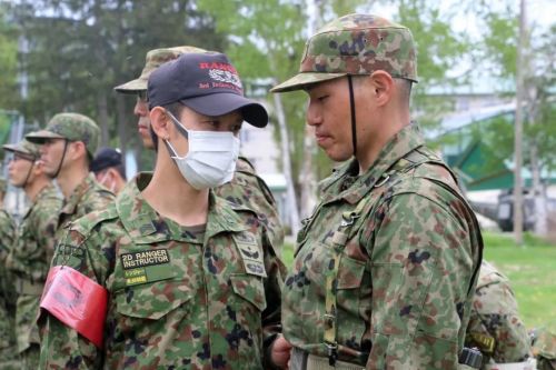 Im（中国体育）：最离奇的死法？日本自卫队员被机枪砸中胸口当场死亡！丨轻武专栏(图20)