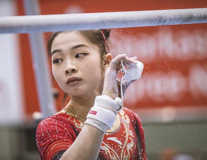 Im体育网站：恭喜！中国体操又一16岁美女新星崛起：首次出征大赛夺冠+获3奖牌(图4)