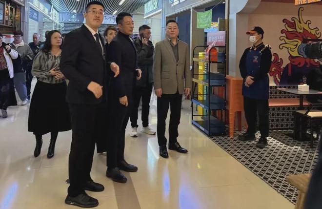 麻六记小井现身北京汪小菲全程陪同规格高两人同坐一起用餐！(图5)