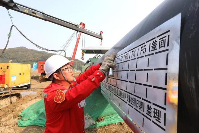 Im（中国体育）：一线故事丨第一道焊花最闪耀！(图8)