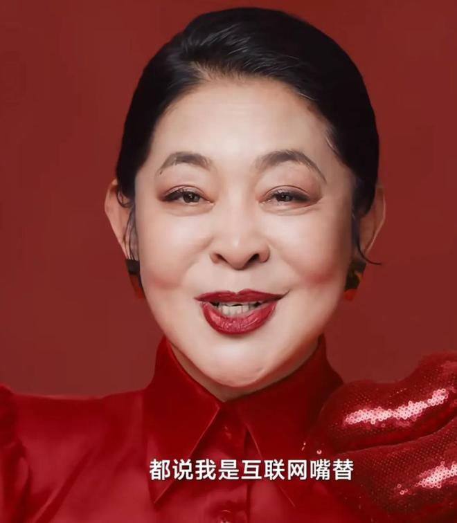 66岁倪萍拍母亲节广告嘴大下巴长脸变形被吐槽开了恐怖特效(图10)