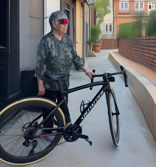 Im（中国体育）：单车产业报告：崔克自行车怎么样属于什么档次闪电跟捷安特怎么选(图4)