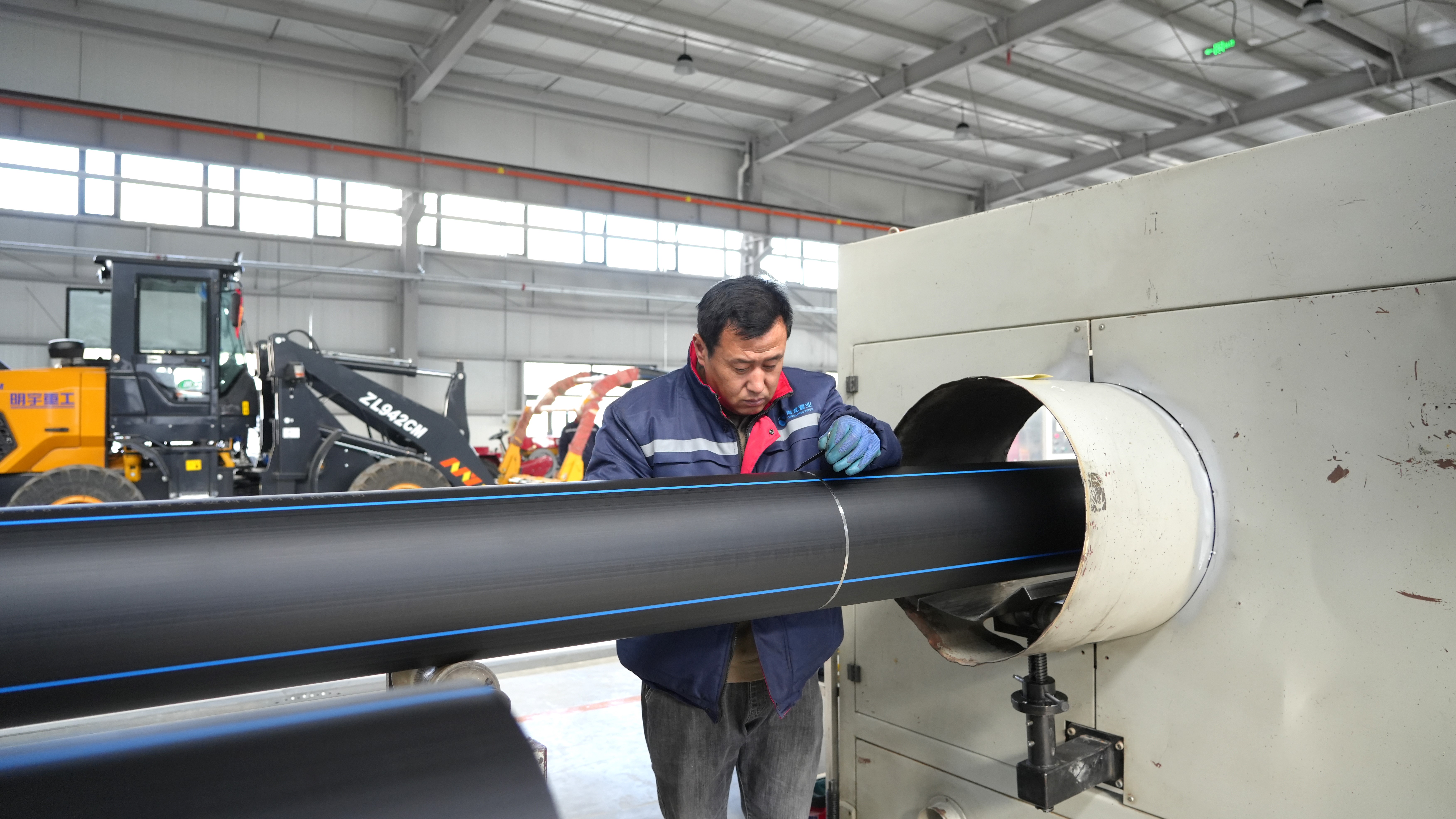 彭阳县一新型建材企业投产(图2)