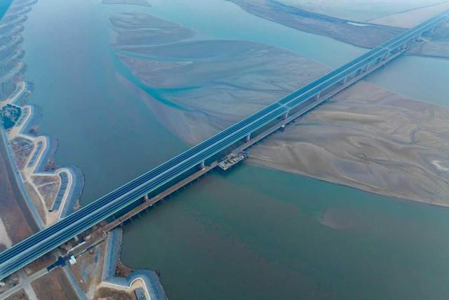 一日4桥通车全年建成12座特大桥中交二航局持续擦亮“中国桥”名片(图1)