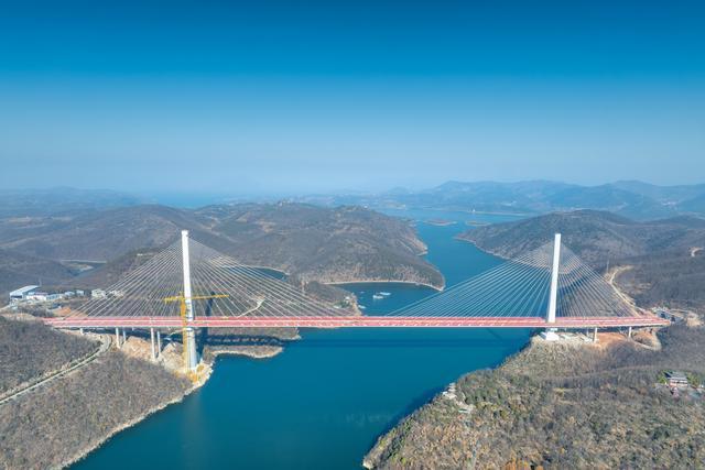 一日4桥通车全年建成12座特大桥中交二航局持续擦亮“中国桥”名片(图4)