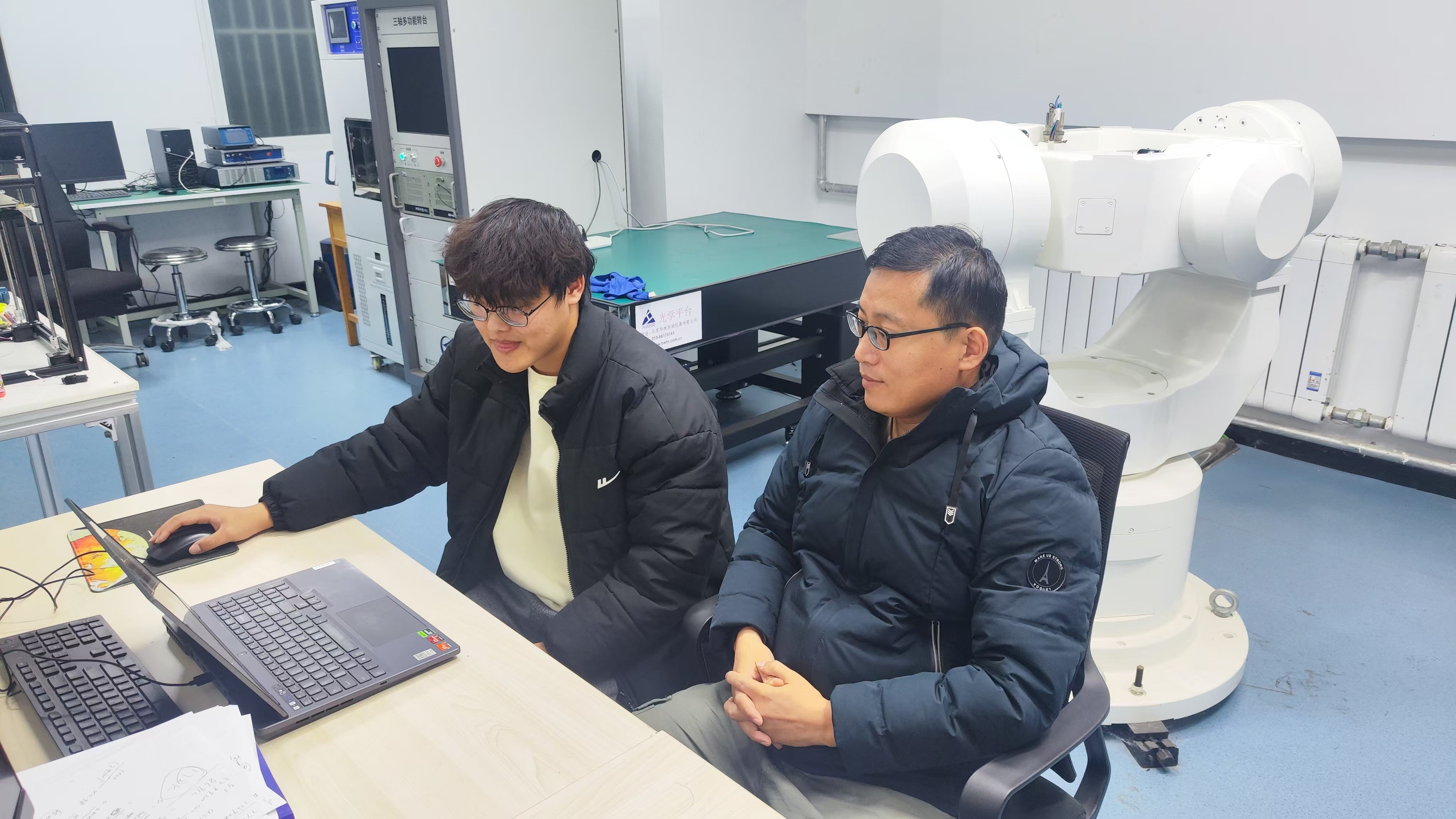 济南职业学院高层次人才风采只缘身在此山中：用年华科研用才华育人(图1)