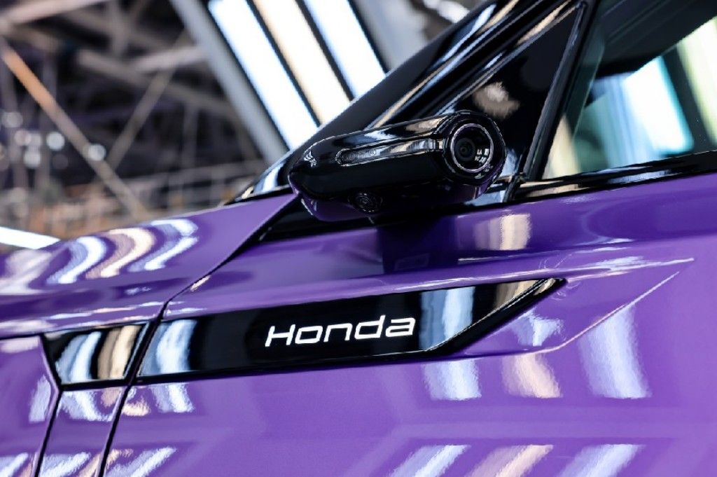 Im体育网站：广汽本田首款量产新车P7下线新能源工厂正式落成(图9)