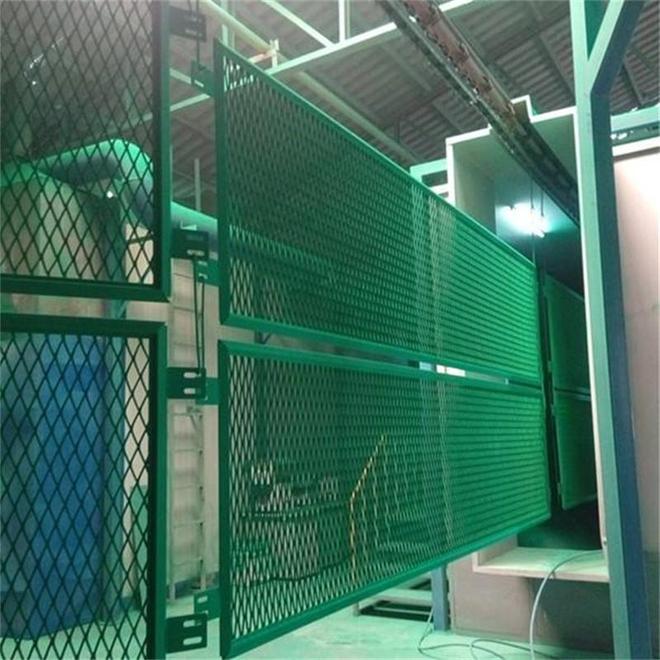 从隧道到高速主线：高速防眩网厂家视角下的交通防护实践(图1)